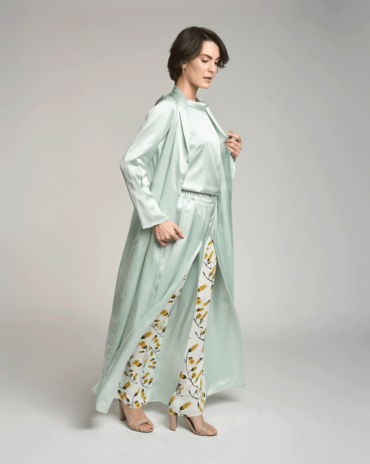 GOLDEN FLOWER ROBE